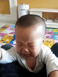 宝宝：有钱你早点拿出来啊，我也可以少哭一会 
