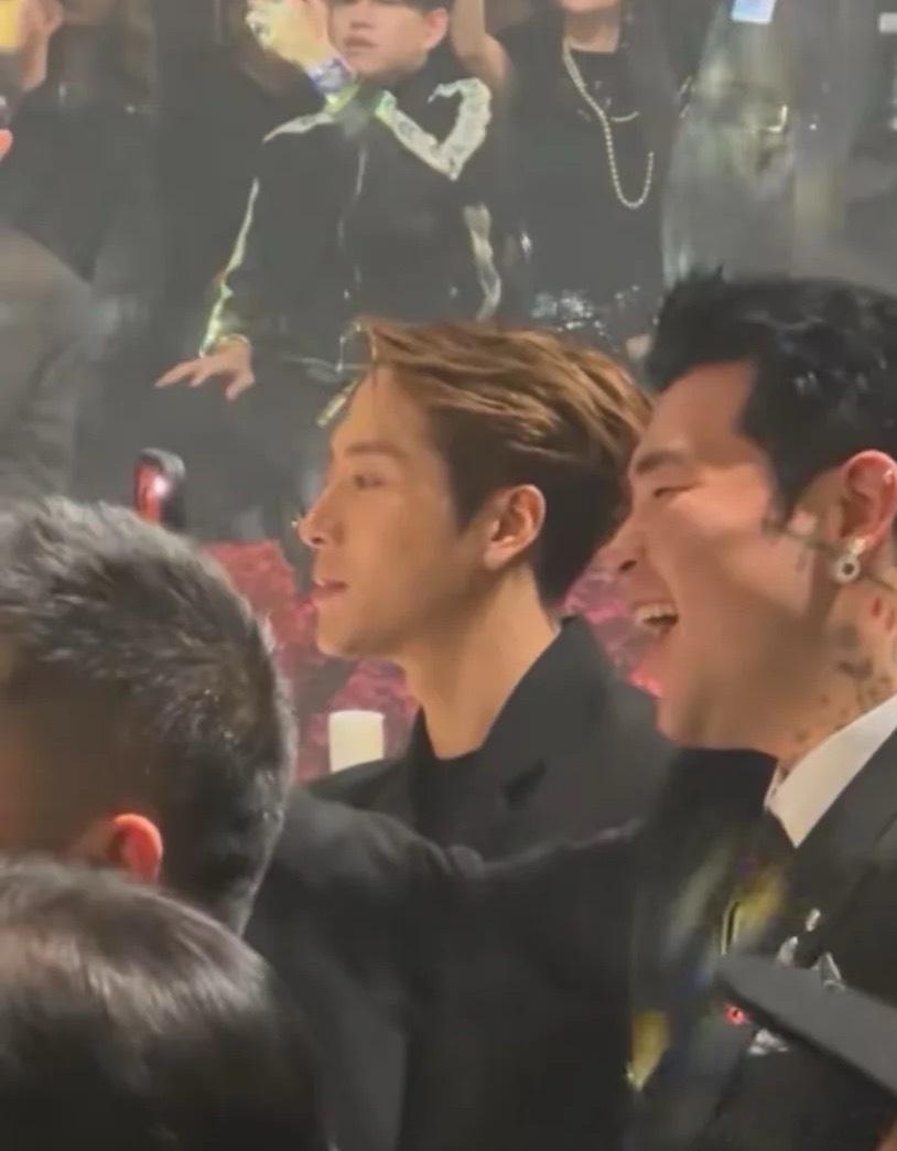 好优秀的侧颜 ​​​