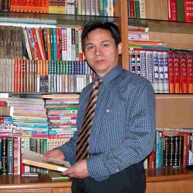 对日本出口“镓”遭到质疑。
质疑者:时事评论人——李光满
他认为，向日本出口的6