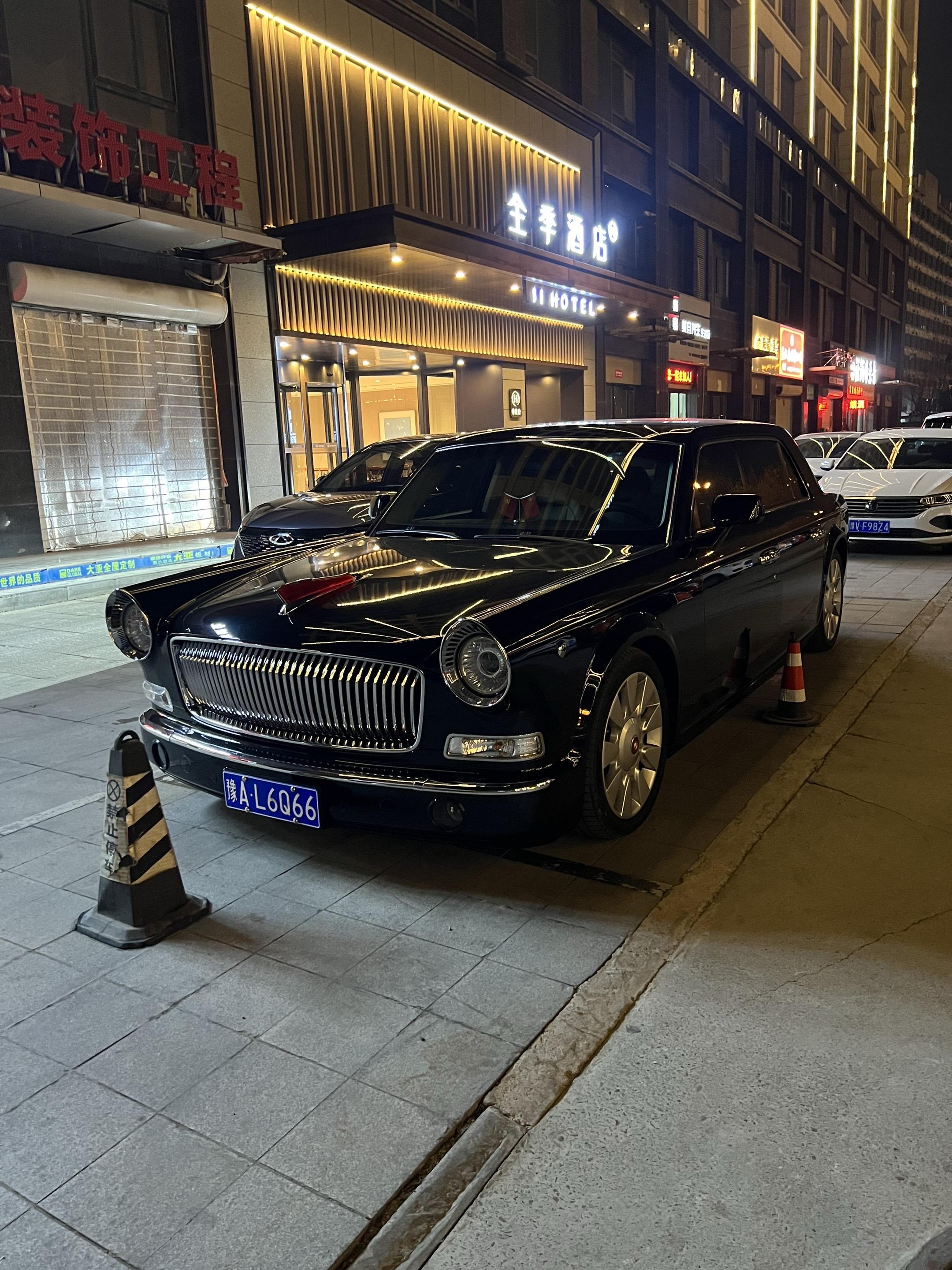 运城街头惊现红旗L5，要知道这车是你有钱也不一定能买的到的