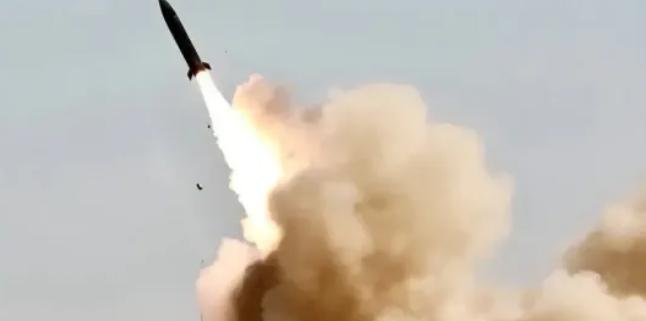 美军藏了两年的杀器终于亮底牌！专盯伊朗下狠手，射程直接翻倍，飞得快、难拦截，一旦