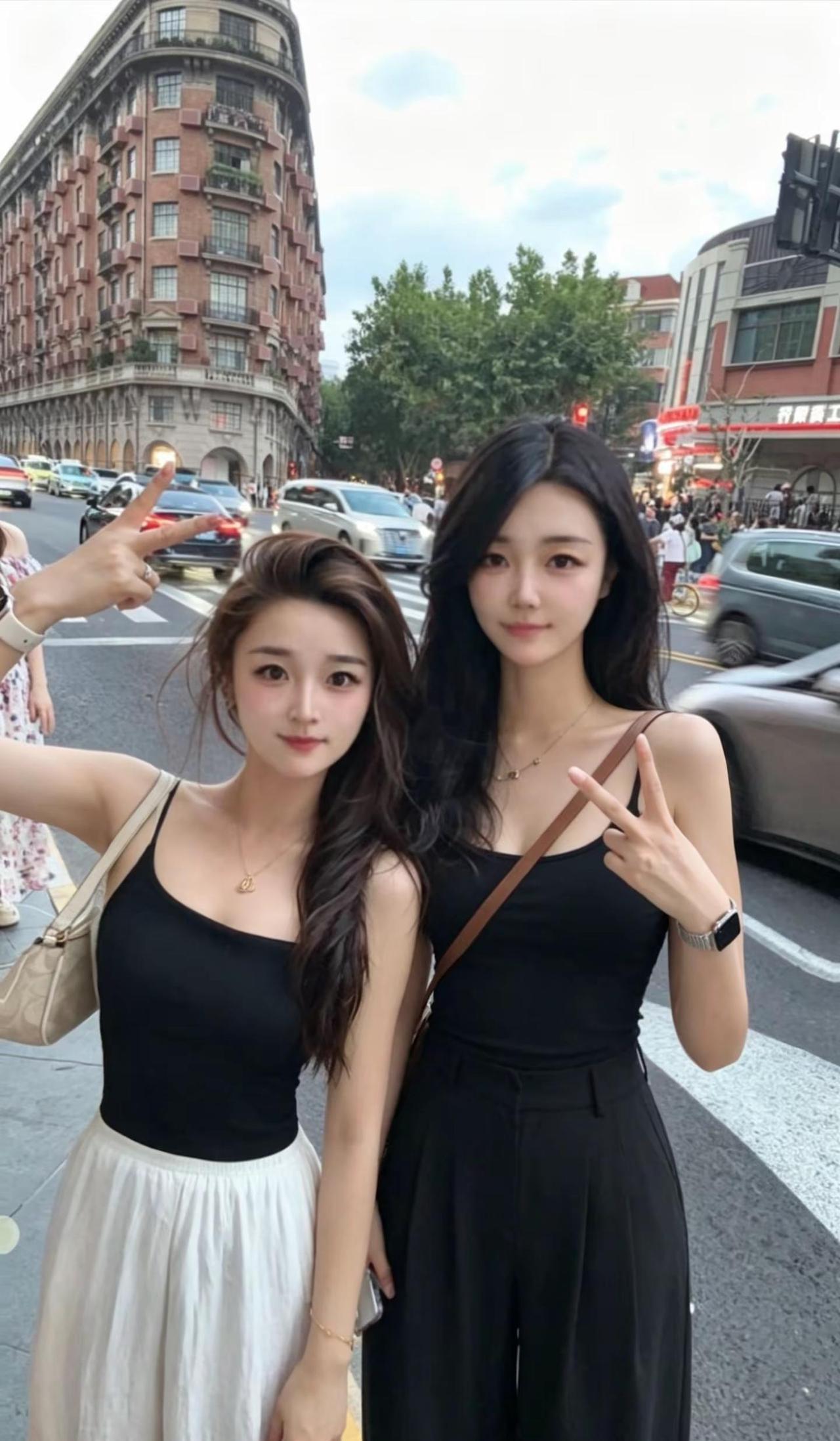 📍𝑆ℎ𝑎𝑛𝑔ℎ𝑎𝑖｜&🚦武康路🚏“一座城 一栋建筑 一条马路 