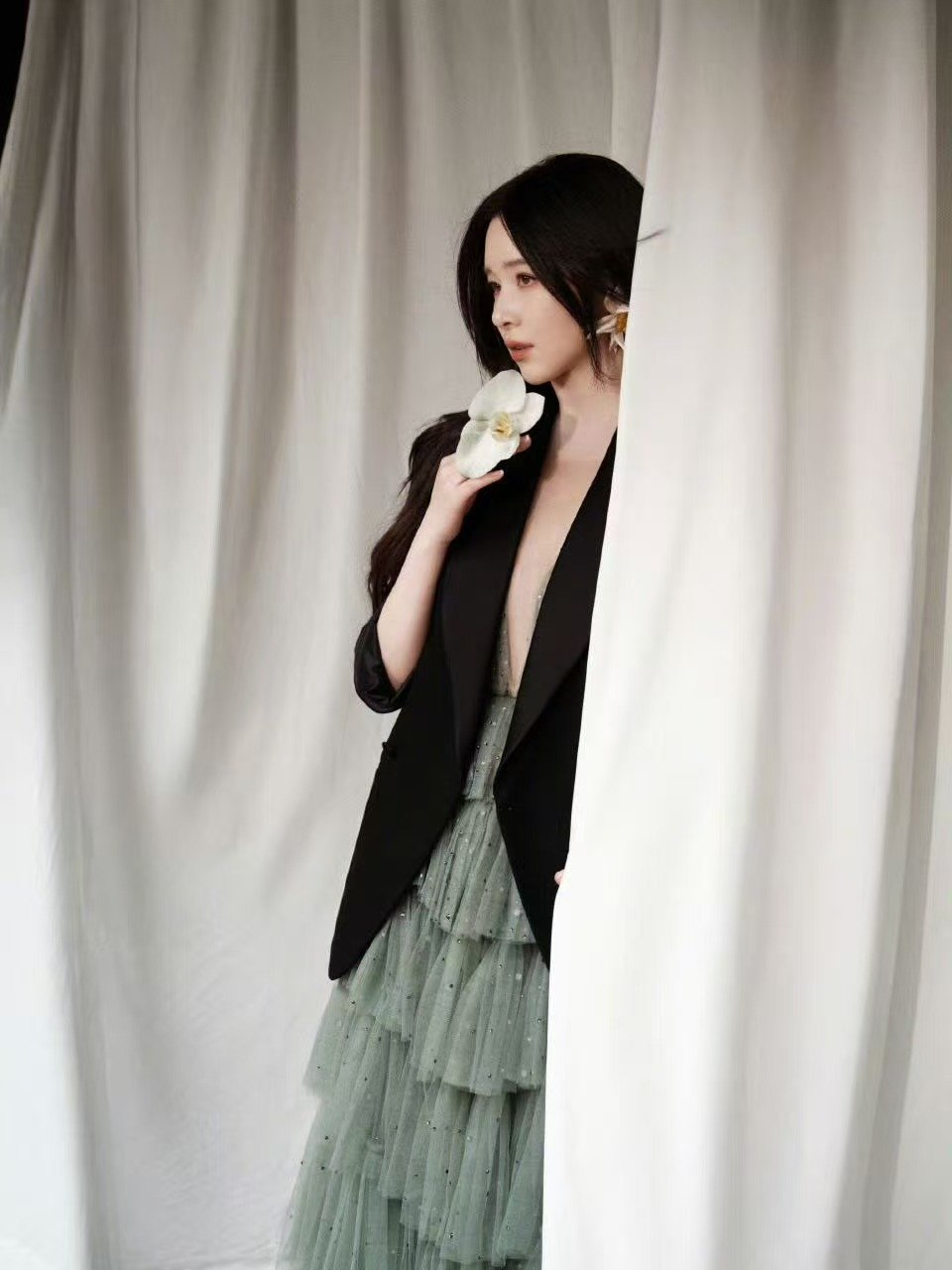 阚清子饿就说明在瘦手机壳乘风2026阚清子这自律程度我直接跪了！昨天还在自我审视