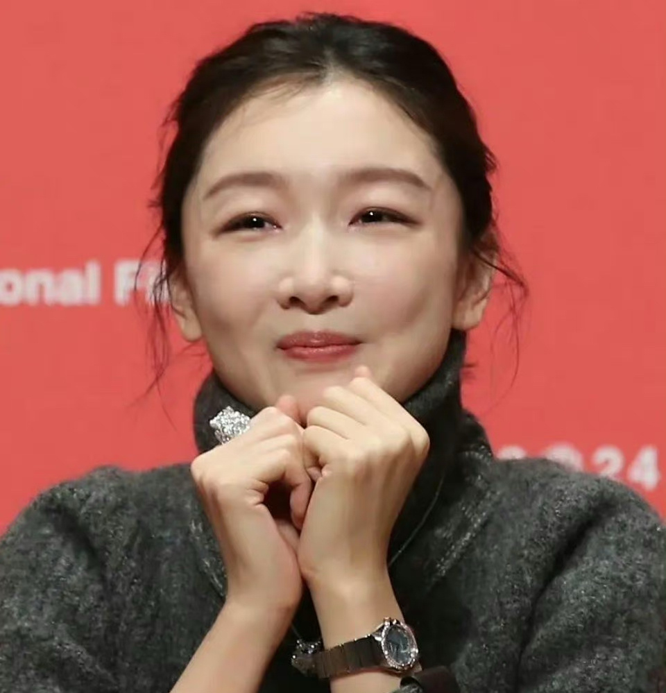 周冬雨最近怎么又老又肿的？ ​​​