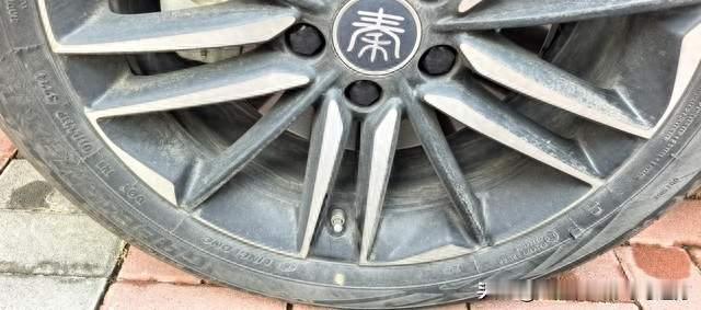 秦LEV遭吐槽！气门芯设计太反人类？