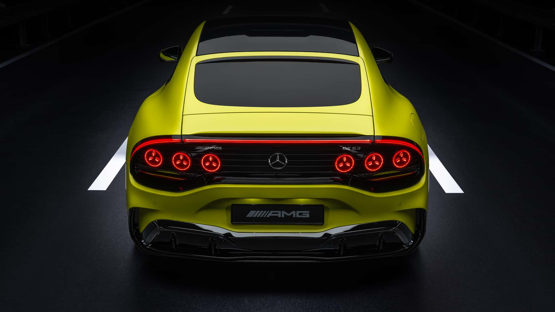 车若初见 不是我不明白，是这世界变化快。这是啥啊？新款AMG GT四门版，AMG