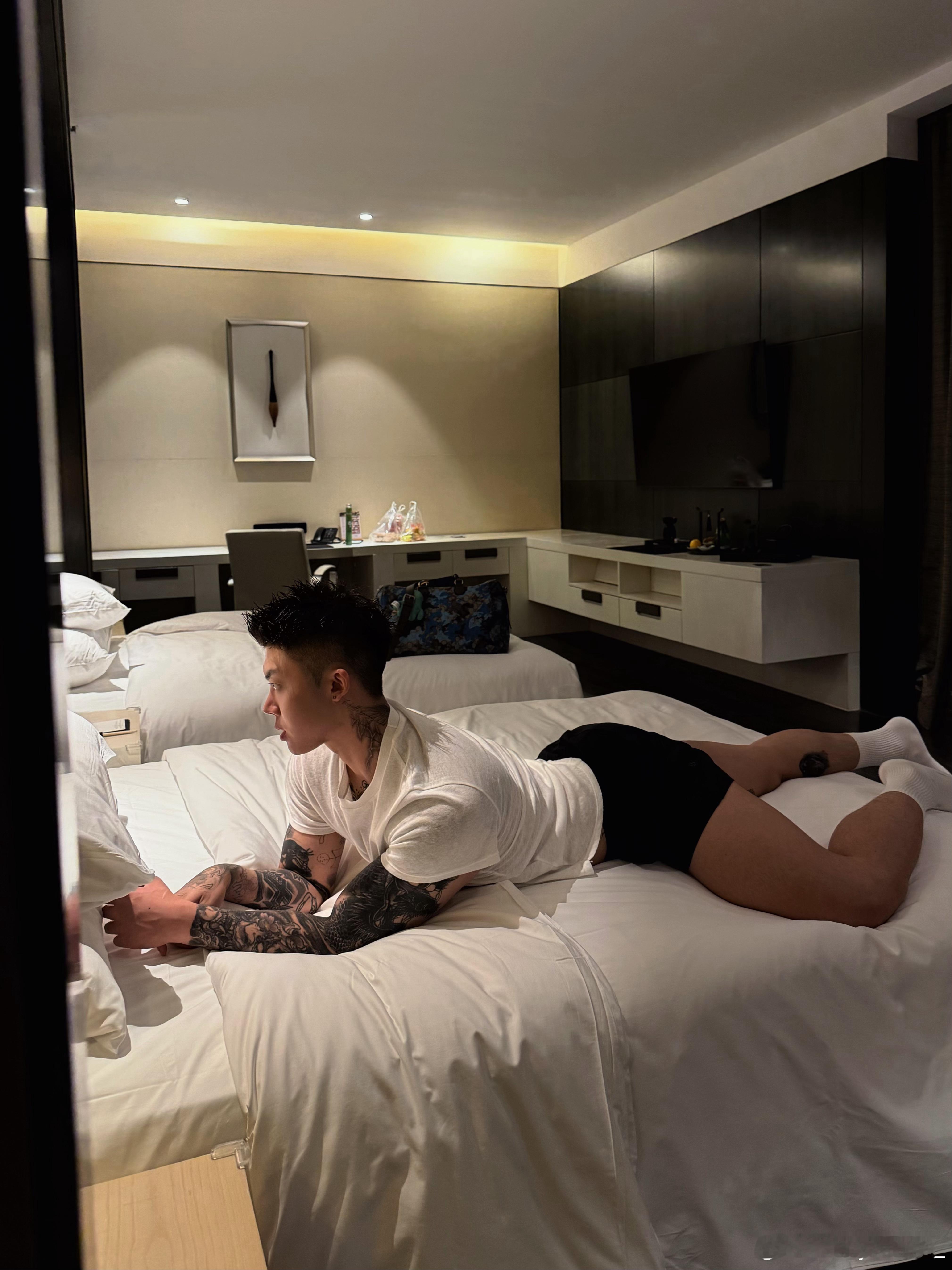 早安各位 最近出差太忙了 没直播 ​​​