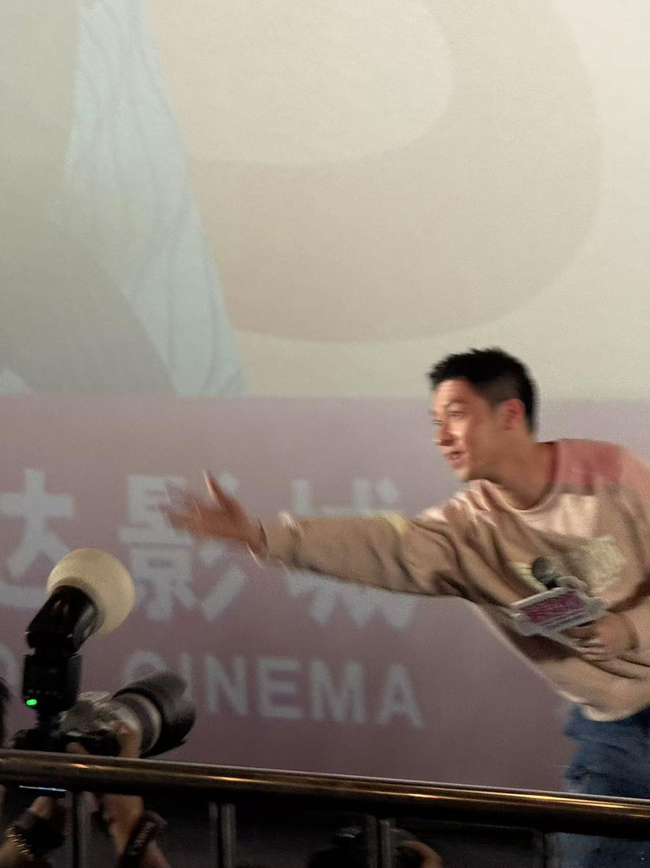 一定要说 金晨孙阳路演饭撒的神 ，各种贴心互动，轻松 吃到了金晨孙阳的糖 ，狠狠