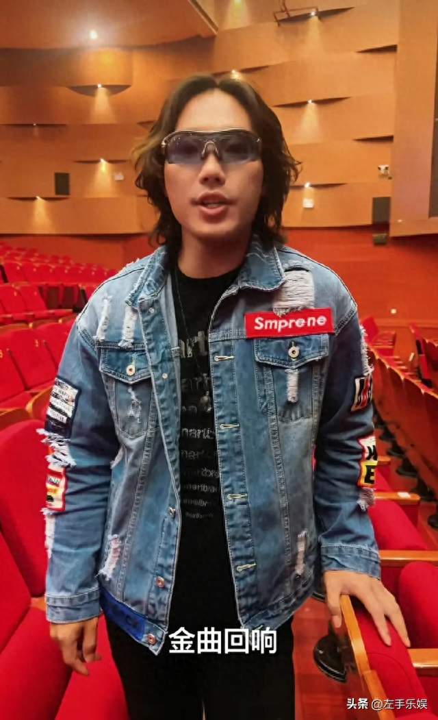 舞台意外见温情：李克勤演唱会延误草根歌手临时救场成就双向温柔