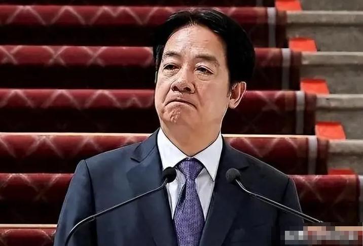 赖清德闯下大祸！
日前，赖清德执意签了新的美台协议，内容大概是，美方对台关税从大