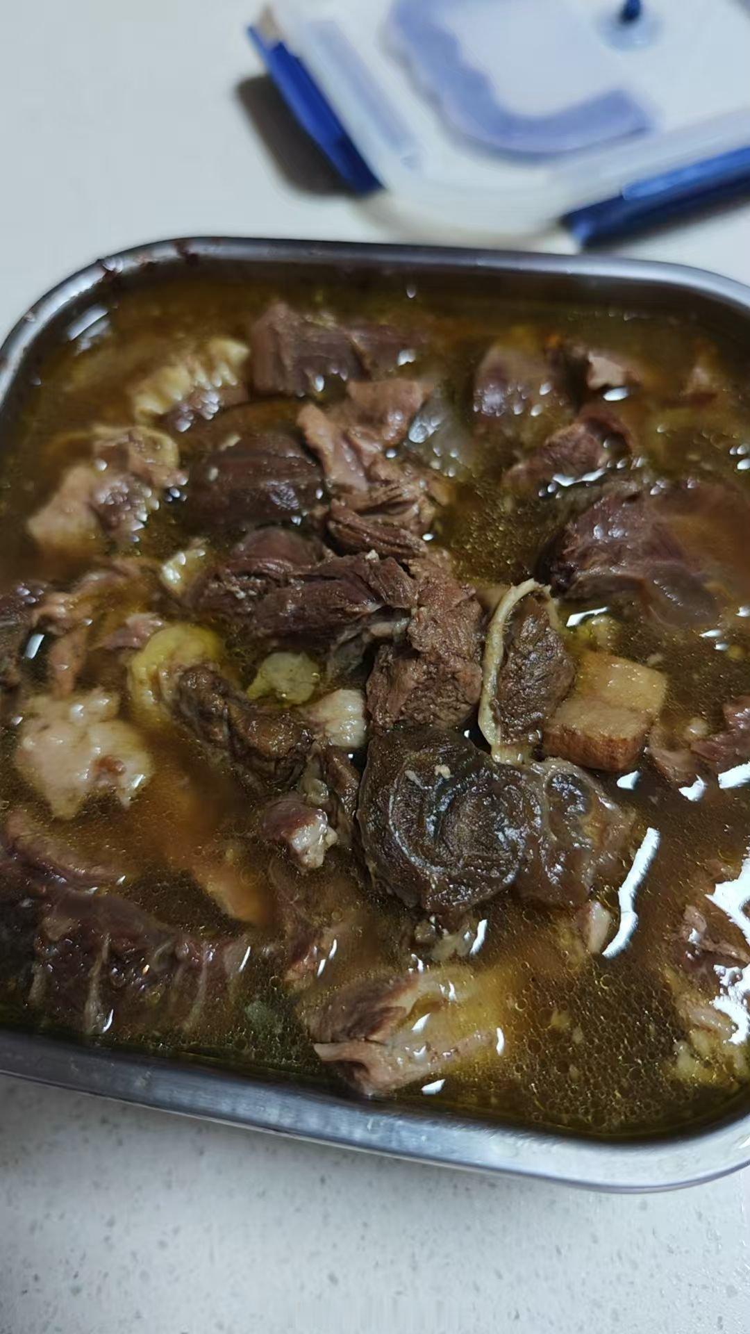 这几天旅游太累了，多吃点肉补一补 ​​​
