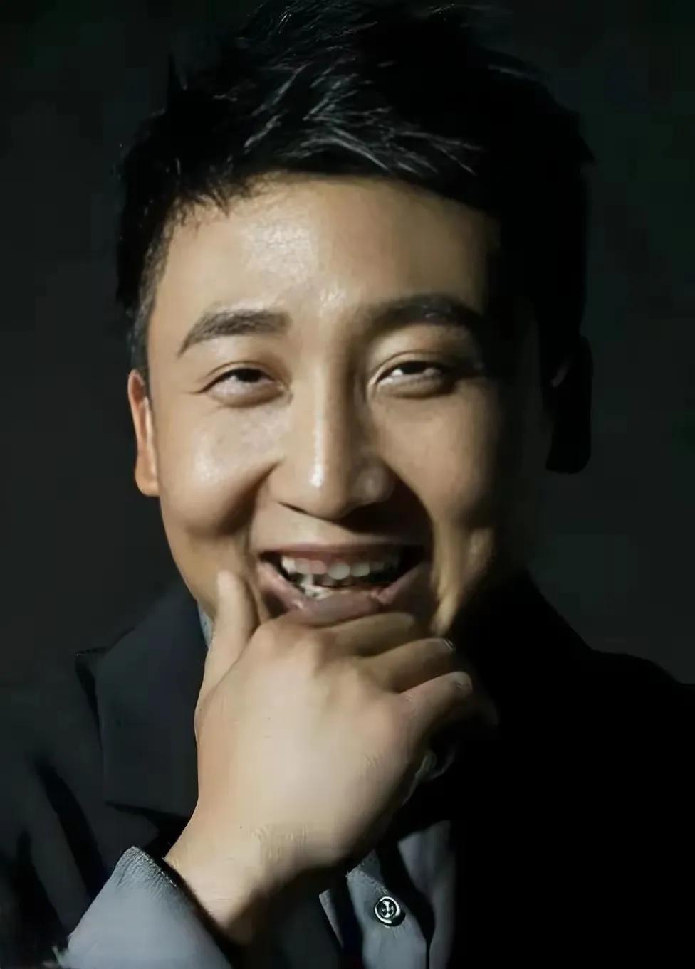 追剧《生万物》  有一个演员忍不住要赞一下！   饰演马子窝二当家的，一双小眼睛