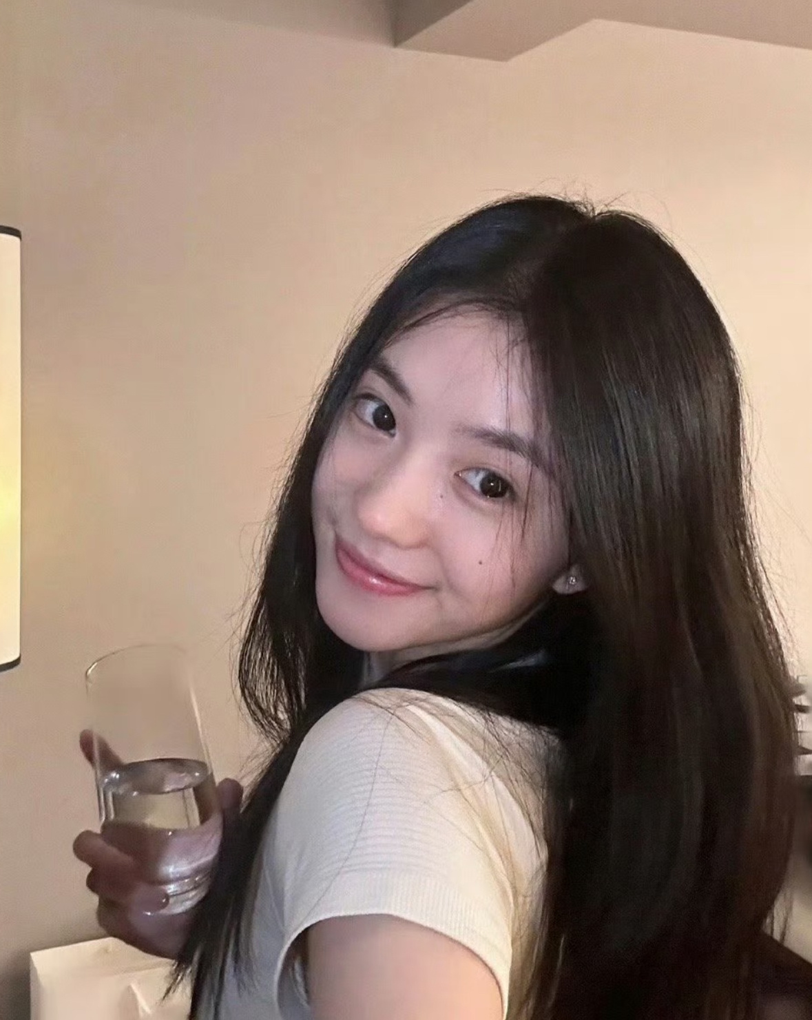 越素越美刘浩存美顺与长生刘浩存雅诗兰黛护肤活力代言人
