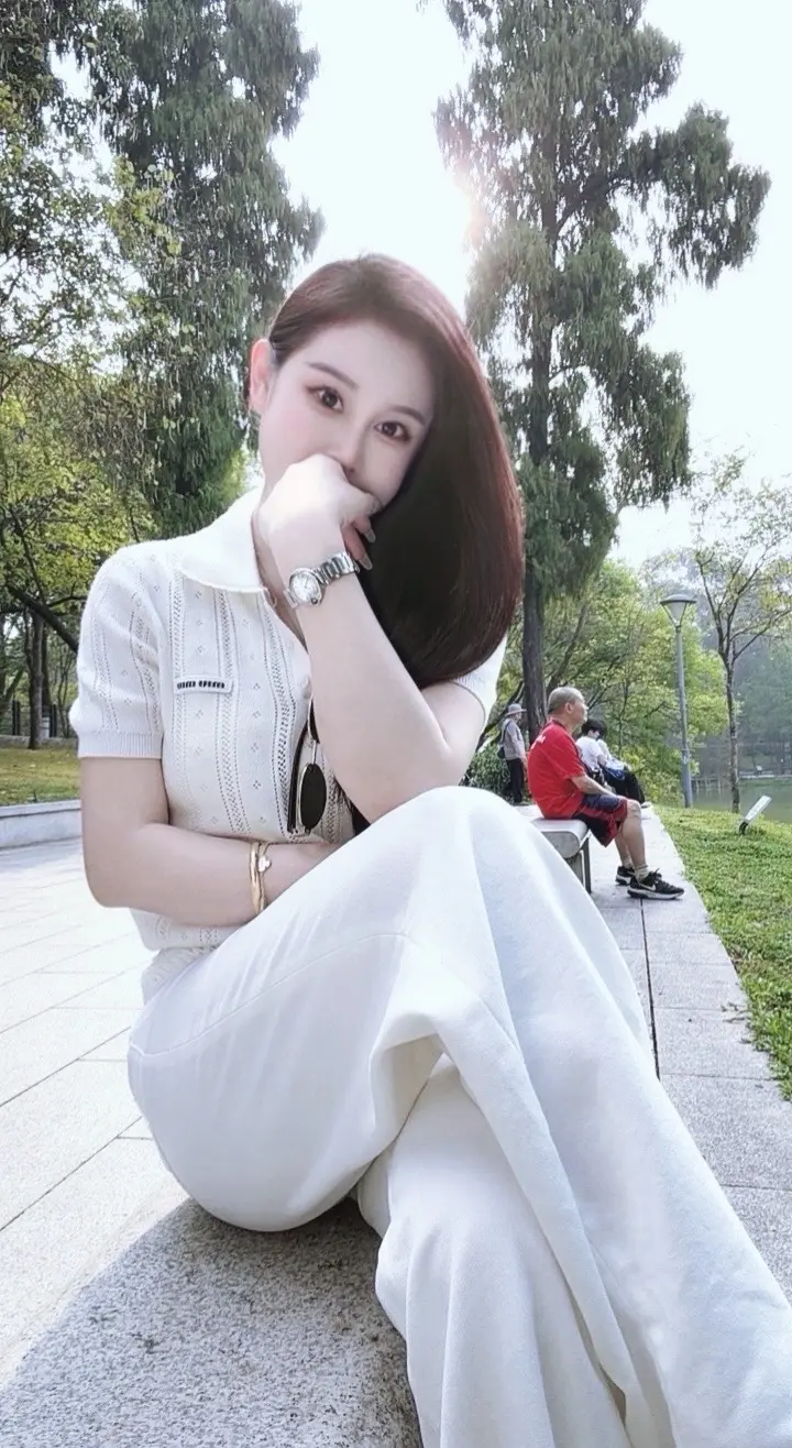“人应该是从喜欢里得到力量和快乐，而不是花光所有力量和快乐去喜欢。”