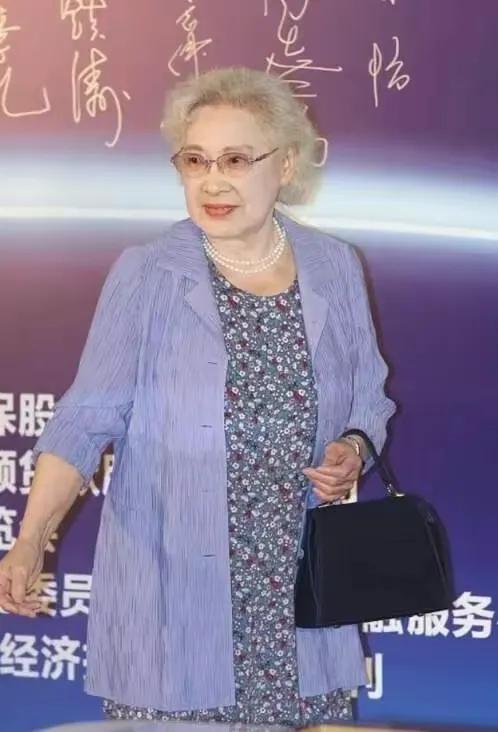 这几张秦怡照片没见过