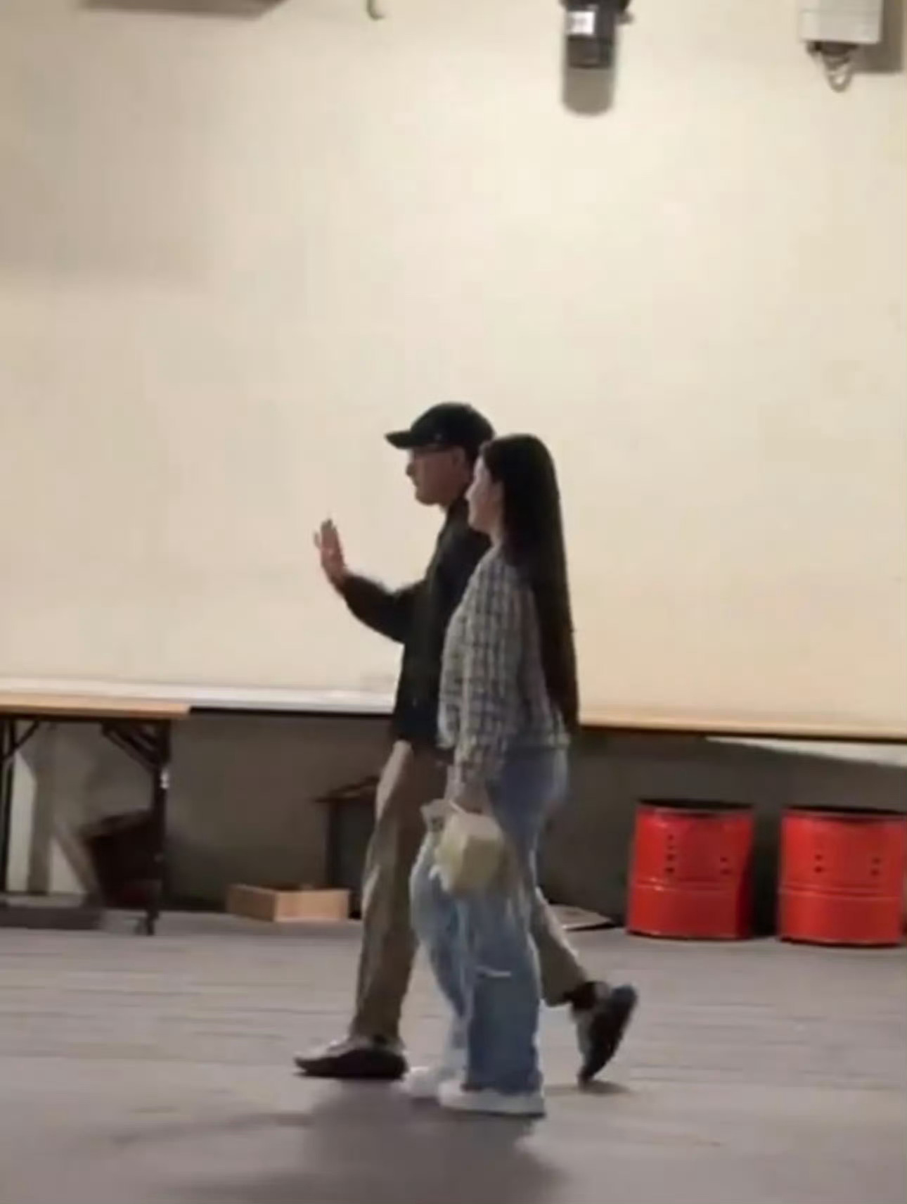 刘恺威 李晓峰娱乐圈的感情真是比翻书还快，上一章刚写完，下一章直接开新篇。反正我