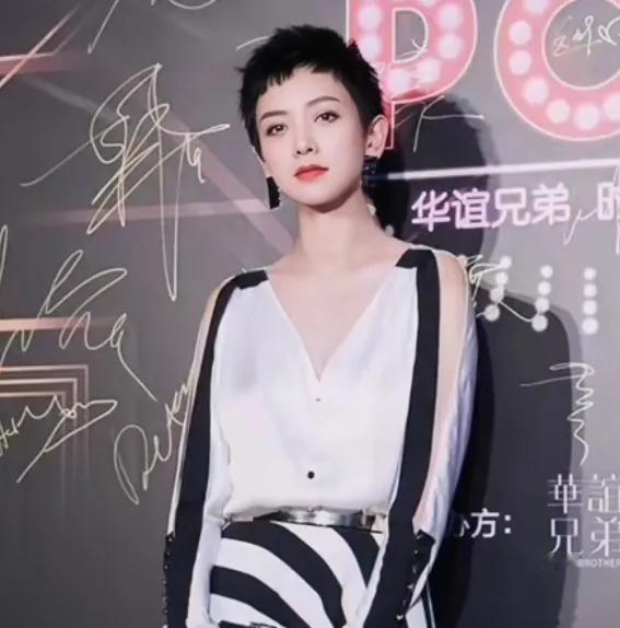 我觉得李晓峰比较干练，主持的节目好，也是多才多艺的艺人[比心]和刘恺威走到一起更