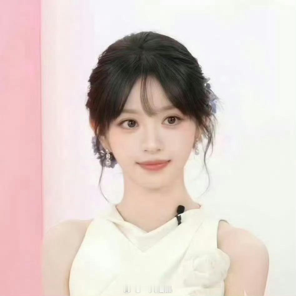 田曦薇直播状态，又美又萌又甜真讨人喜欢