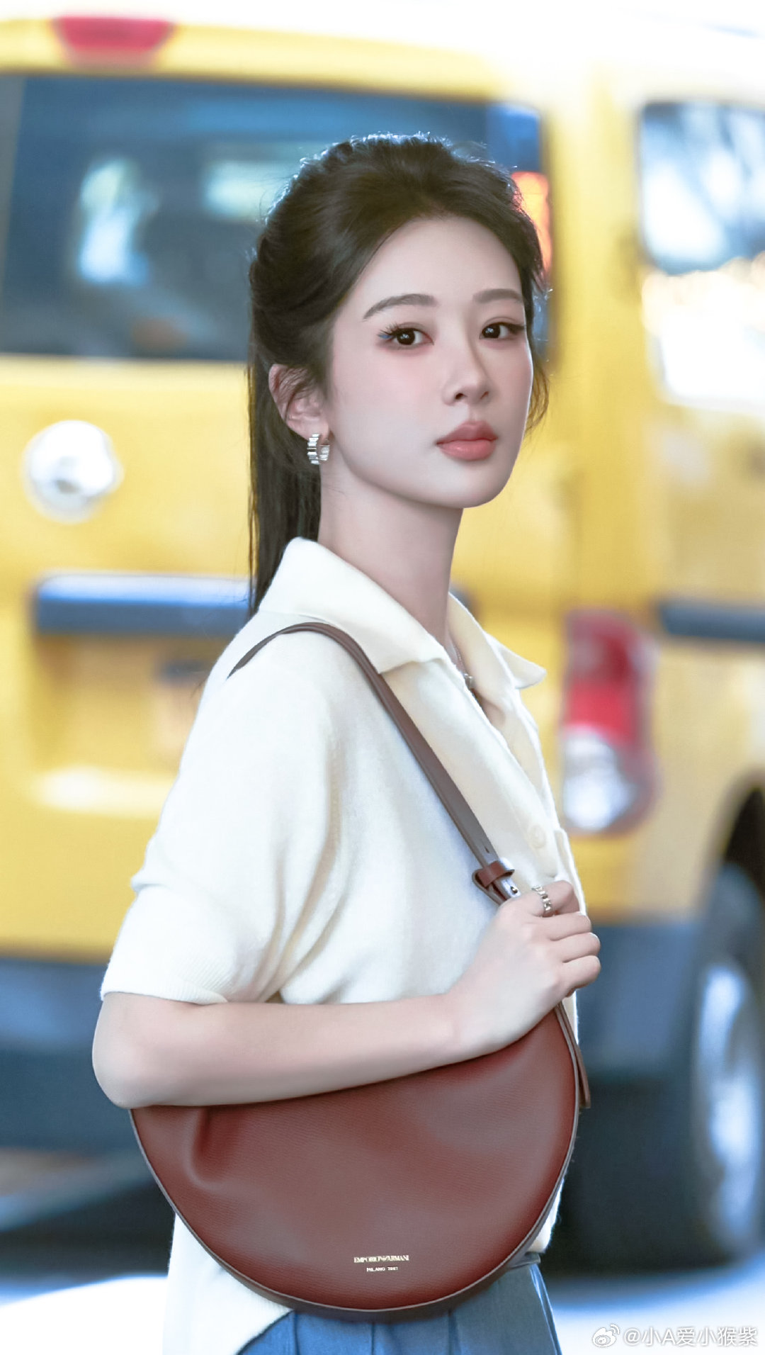 深情不及久伴，厚爱无须多言。眼中的你，无人可比；心中的你，无人可及。既入眼，则一