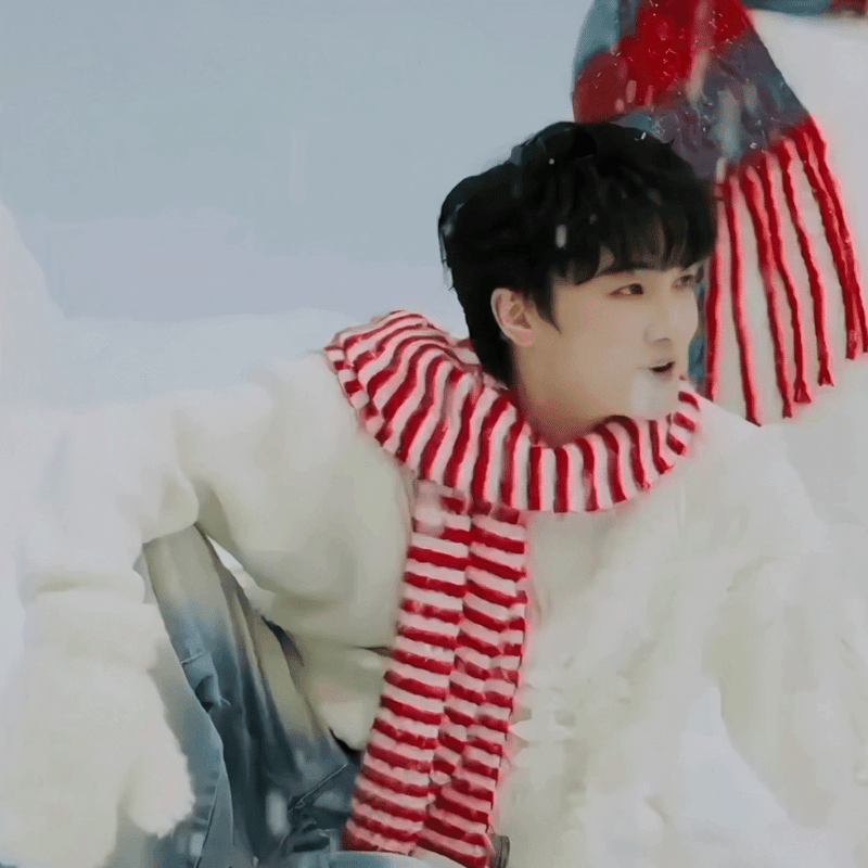 周深   周深与千问定制马年新歌【圈宝和米说早安】  且喜人间换岁新，  马蹄踏