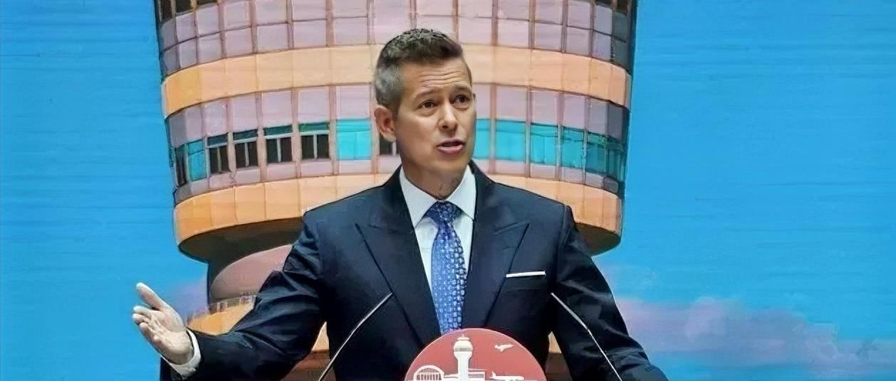 近日美国交通部长肖恩·达菲在媒体采访中就美加贸易争端公开发声。他判断，加拿大总理