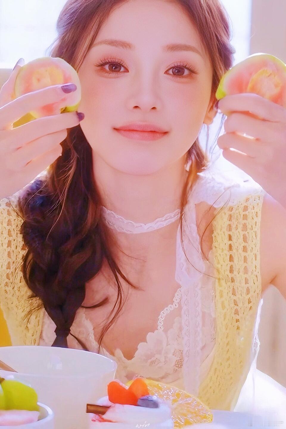 其实粉丝要的很简单，就是一份被重视的感觉。彭小苒工作室的网盘，让我们真切感受到了