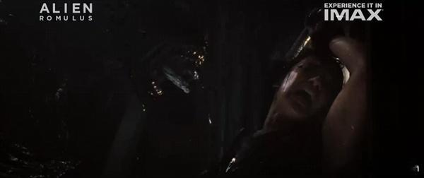 《异形：夺命舰》官方发布了30秒的新预告，8月16号上映 ​​​