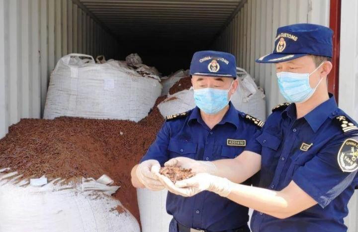 老美和小日子为了稀土快抓狂了
        大家有没有发现，目前除了咱们中国，