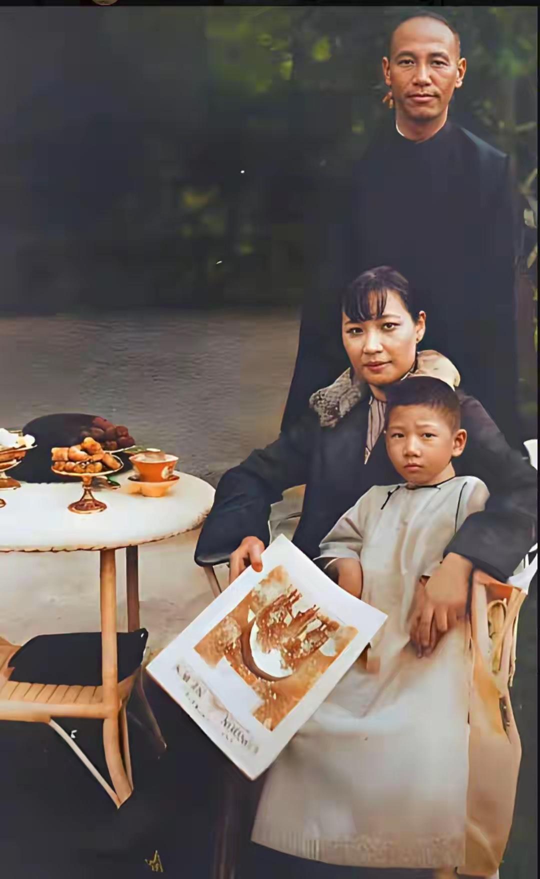 这个男人是谁？估计99%的人都能认出来