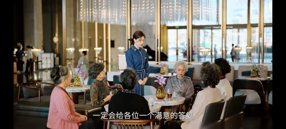 国产剧编剧是不是没住过酒店？让一个高学历女主化着全妆去擦地，就为了一块破毛巾跟霸