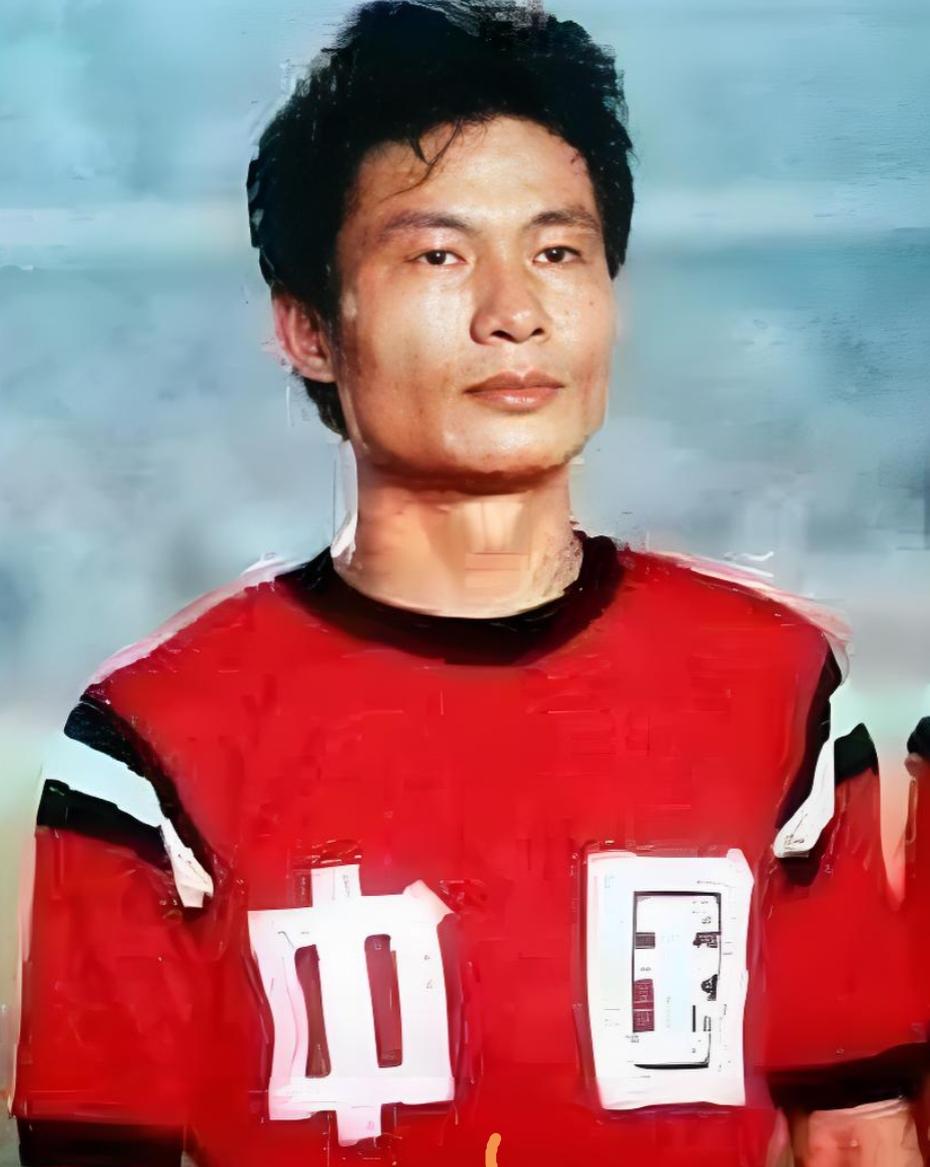难忘容志行，怀念“志行风格”

中秋国庆假期，中国男足又续写了一段难堪的历史。2