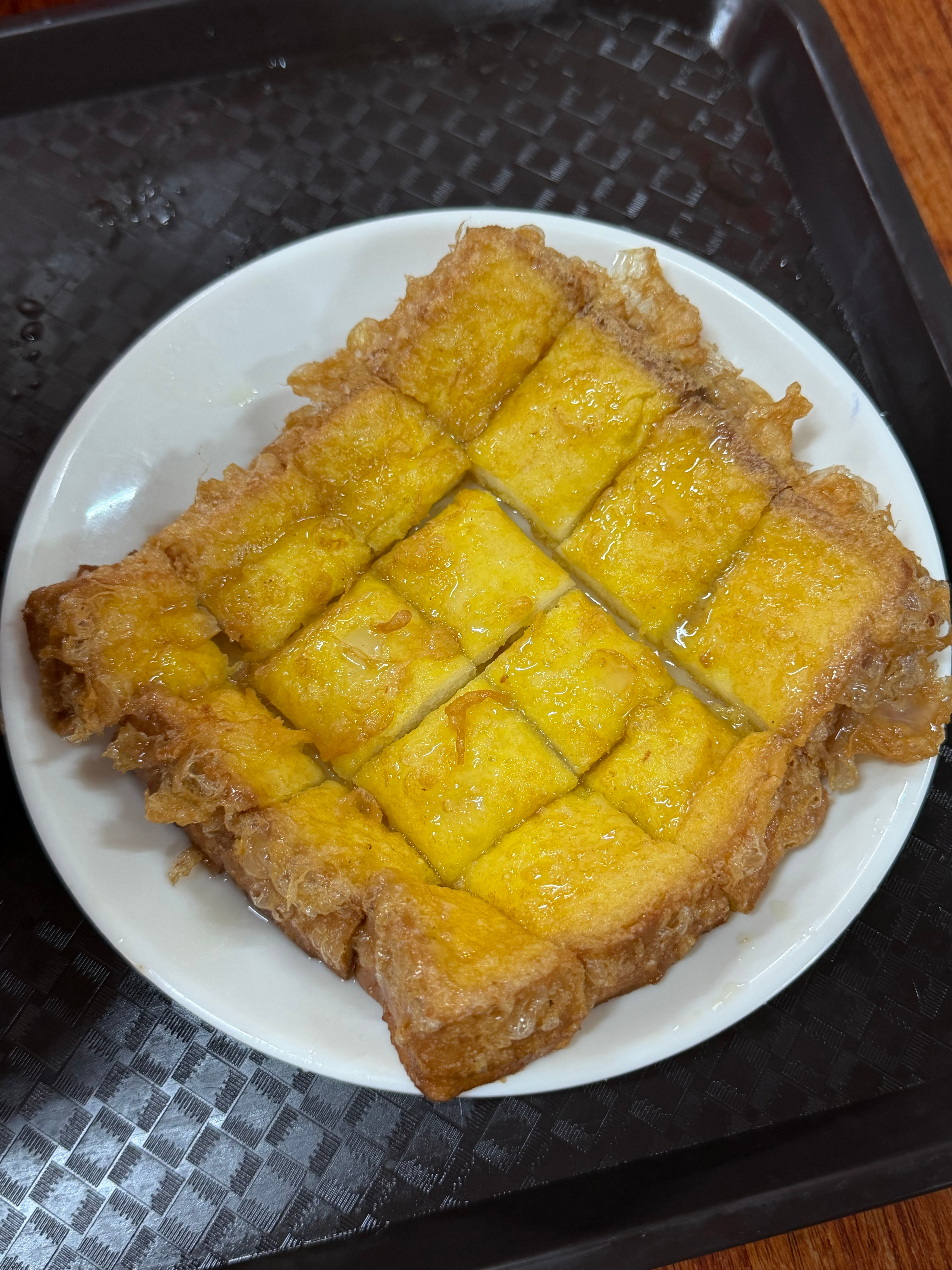 海口骑楼老街，逛了一会饿了，搜到这家茶店。随便点了几个都挺好吃的，价格也不贵。下