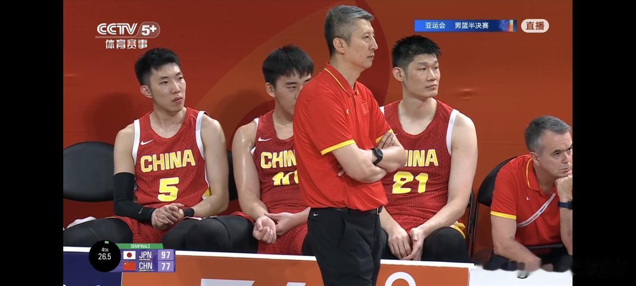 技不如人，中国男篮止步亚运半决赛，以19分之差大败日本二队！
亚运会男篮半决赛今