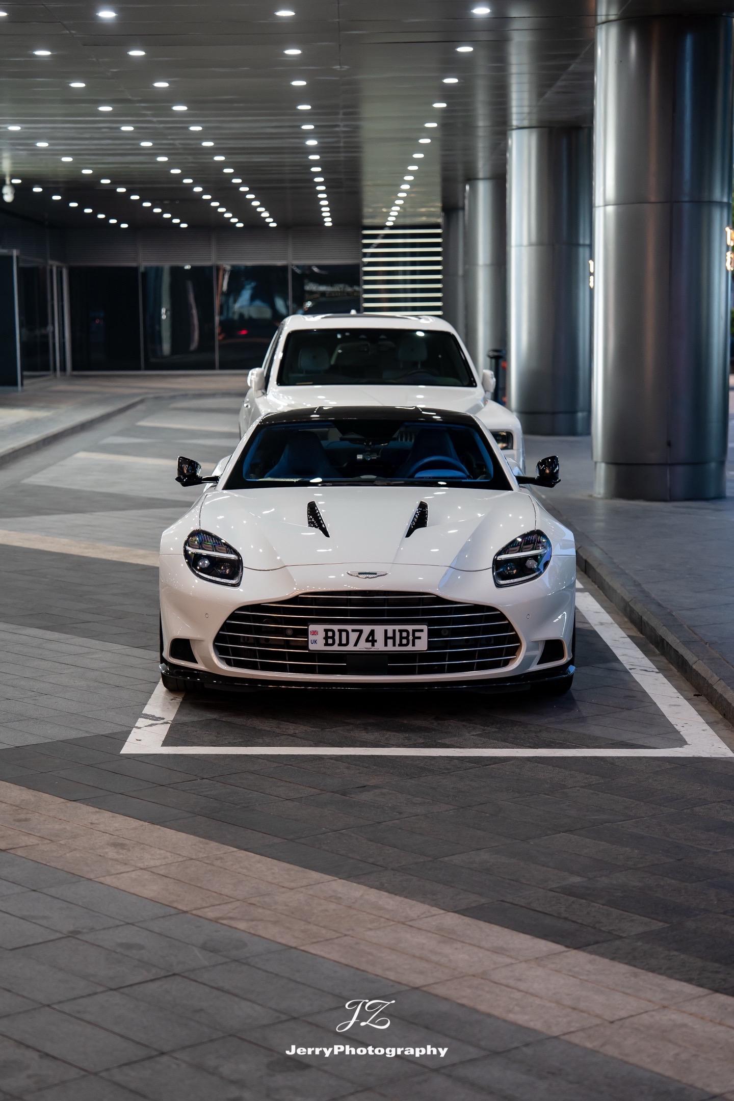 AstonMartin Vanquish.在内地拍上了英国牌的新vanquish