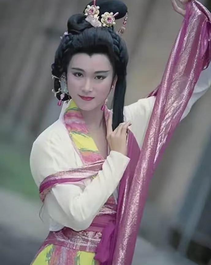 童爱玲在《唐太宗李世民》中的扮相真美啊，可惜我发现，她只在这部剧里美，其他的都很