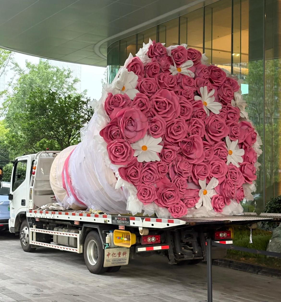 原来现在男人表达爱的方式都很浪漫啊！！！
都说男人的浪漫=隆江猪脚饭
那女人的浪