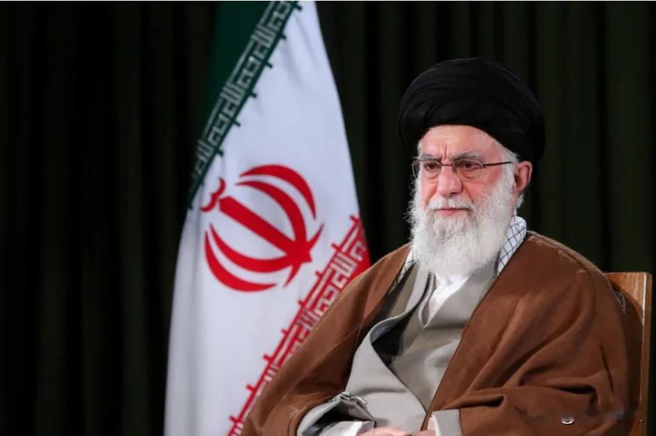 美国《纽约时报》称，在哈尼亚被暗杀身亡后，伊朗最高领袖哈梅内伊下令，将对以色列发