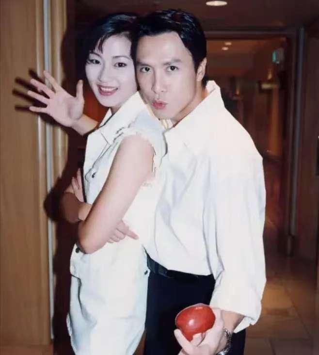 1994年，梁静慈和甄子丹离婚后没多久，发现自己怀孕了。她执意生下来，并且提出复