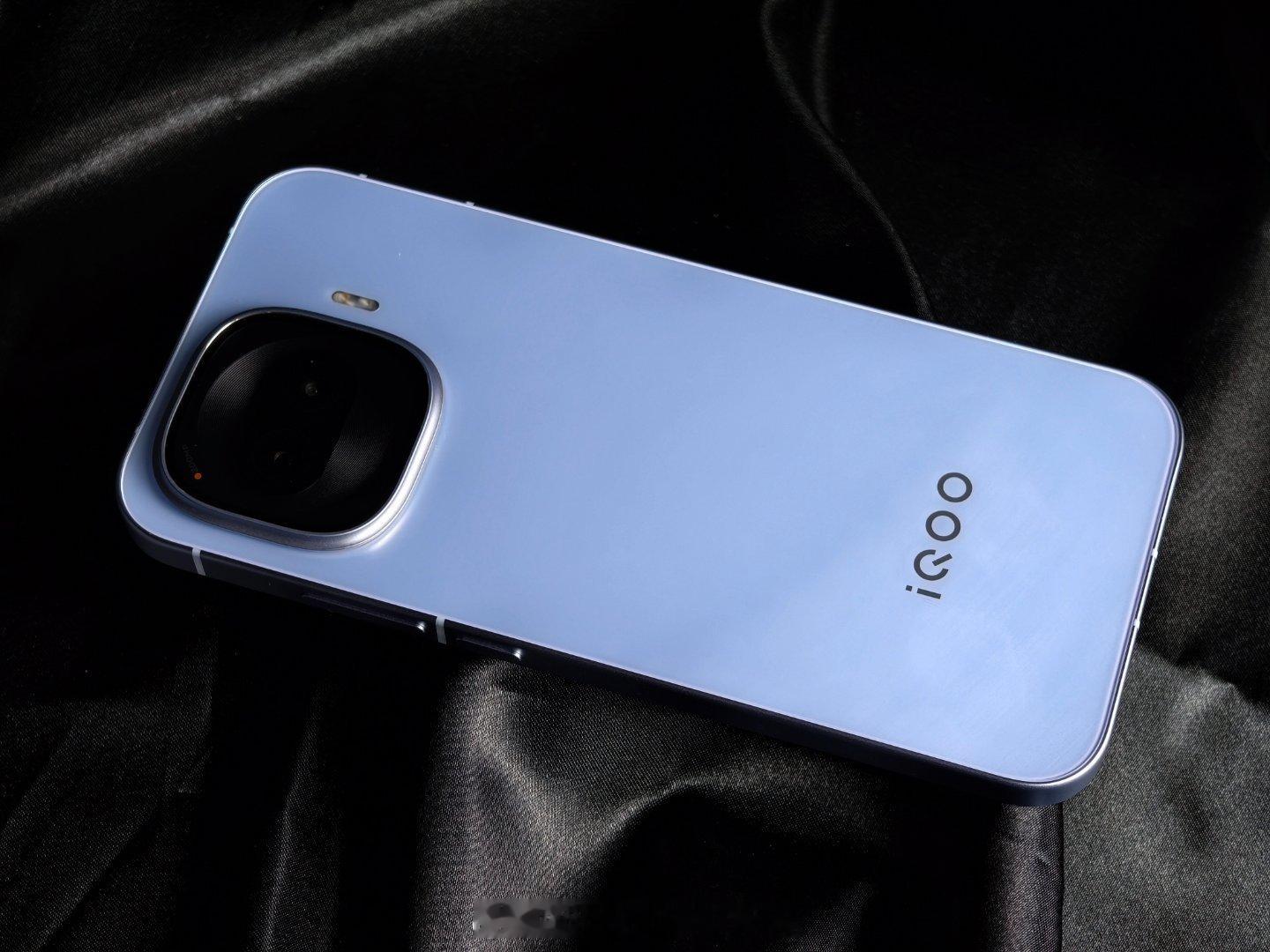 iQOO Z11Turbo用了大半个月给我最大的感知就是续航很牛。这块7600m