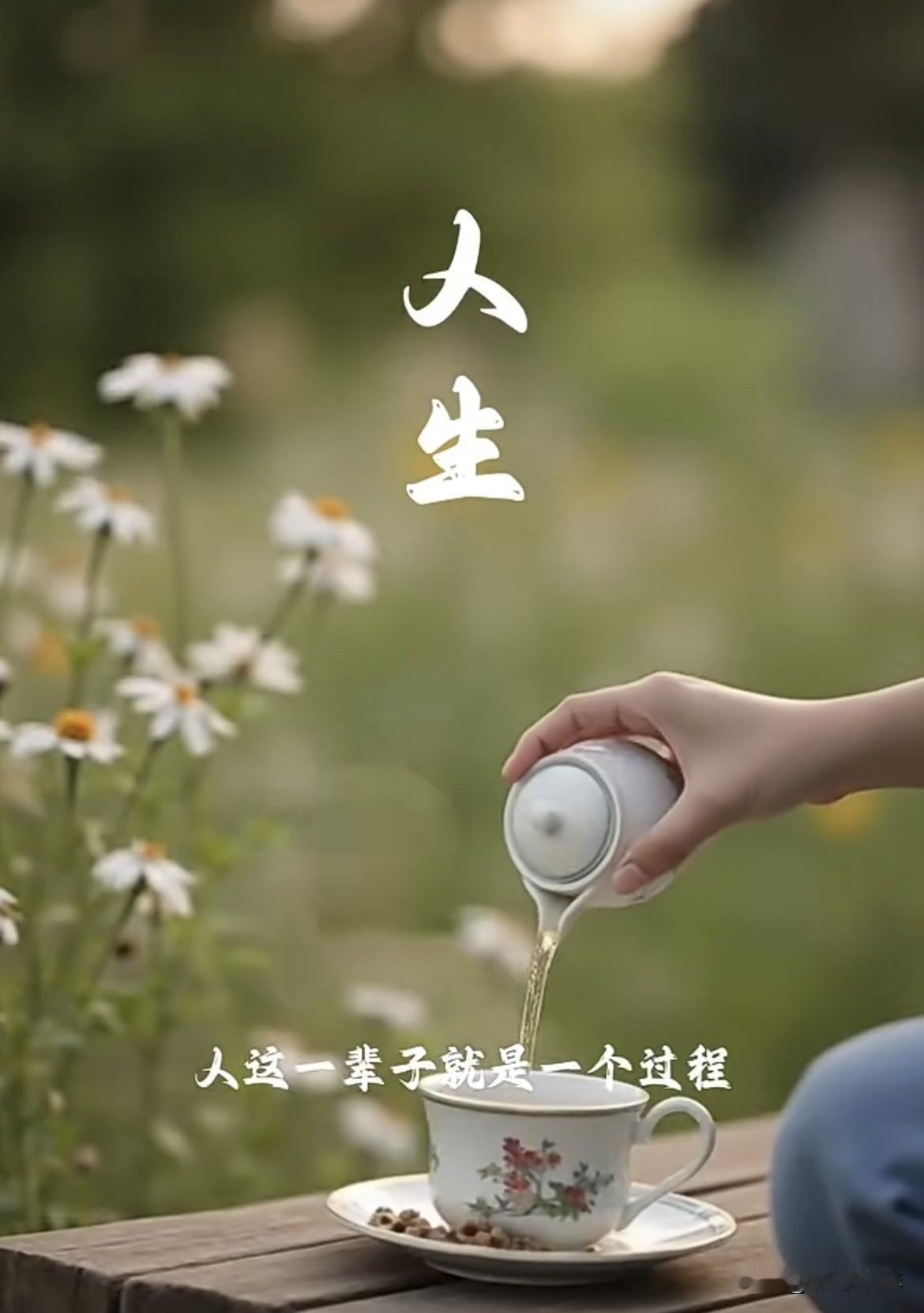 上联：五斤五两五花肉
  下联：二斤二两二锅头
               半