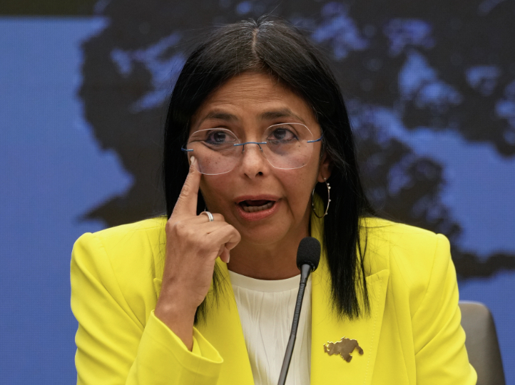 委内瑞拉代总统罗德里格斯表示，委方将继续发展石油和天然气产业，并负责任地管理外汇