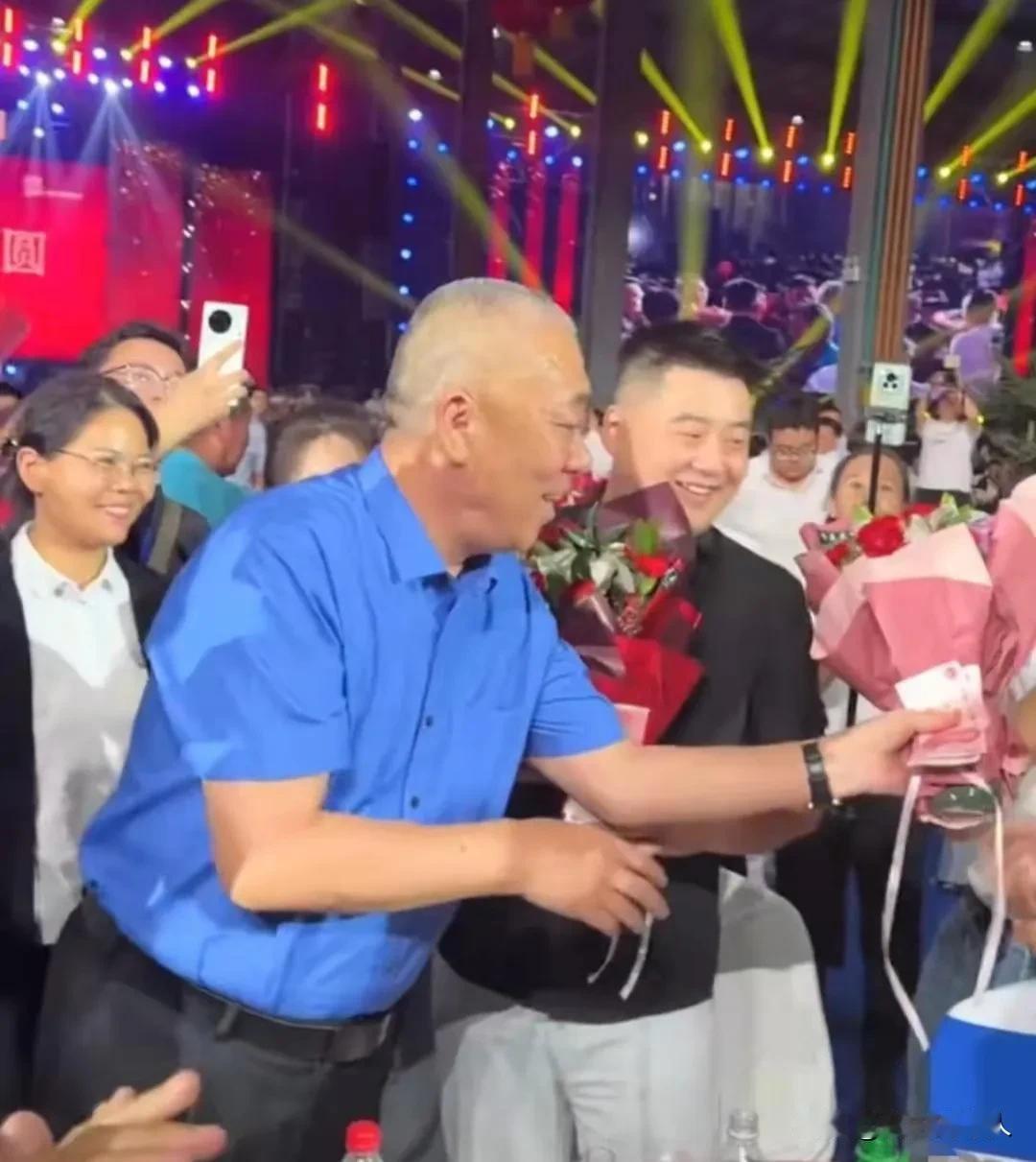 直冲热搜：中秋节每位职工父母发放福利600元，仅此一项就花费1000多万，发放现