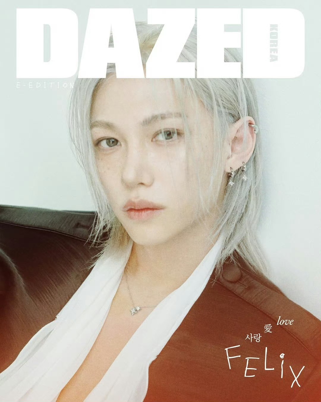 李龙馥DAZED封面 李龙馥《DAZED》4月刊封面公开白发吃柠檬太诱人了🍋李