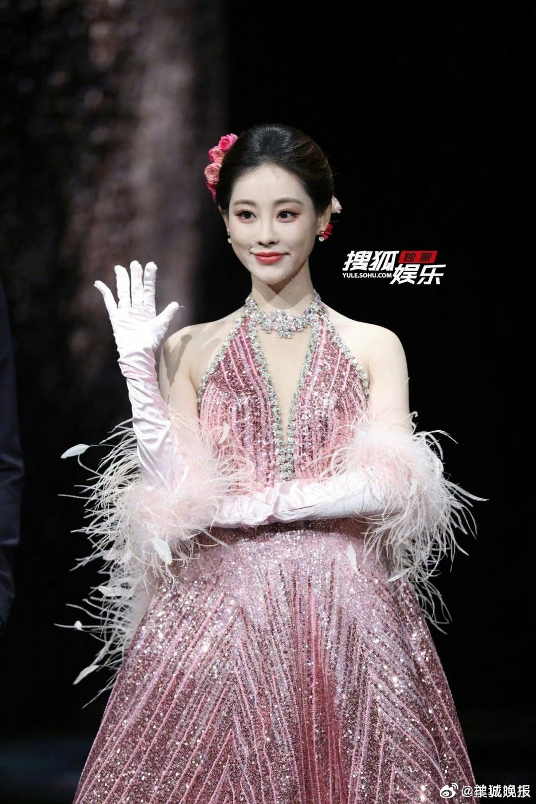 【带你直击现场】2025红毯现场太火爆了吧！众多明星重磅登场红毯高清直拍简直可以