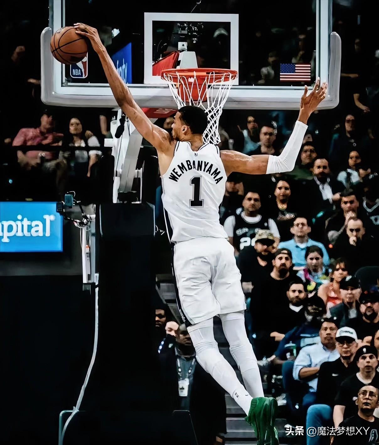 我发现，
文班这赛季带队拿到西部第2，
不只是球技厉害，而是
他身上那股心气，太