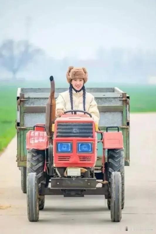 女孩最大的底气就是自己有能力赚钱，不靠任何人也能养活自己，这就是女孩的底气！
