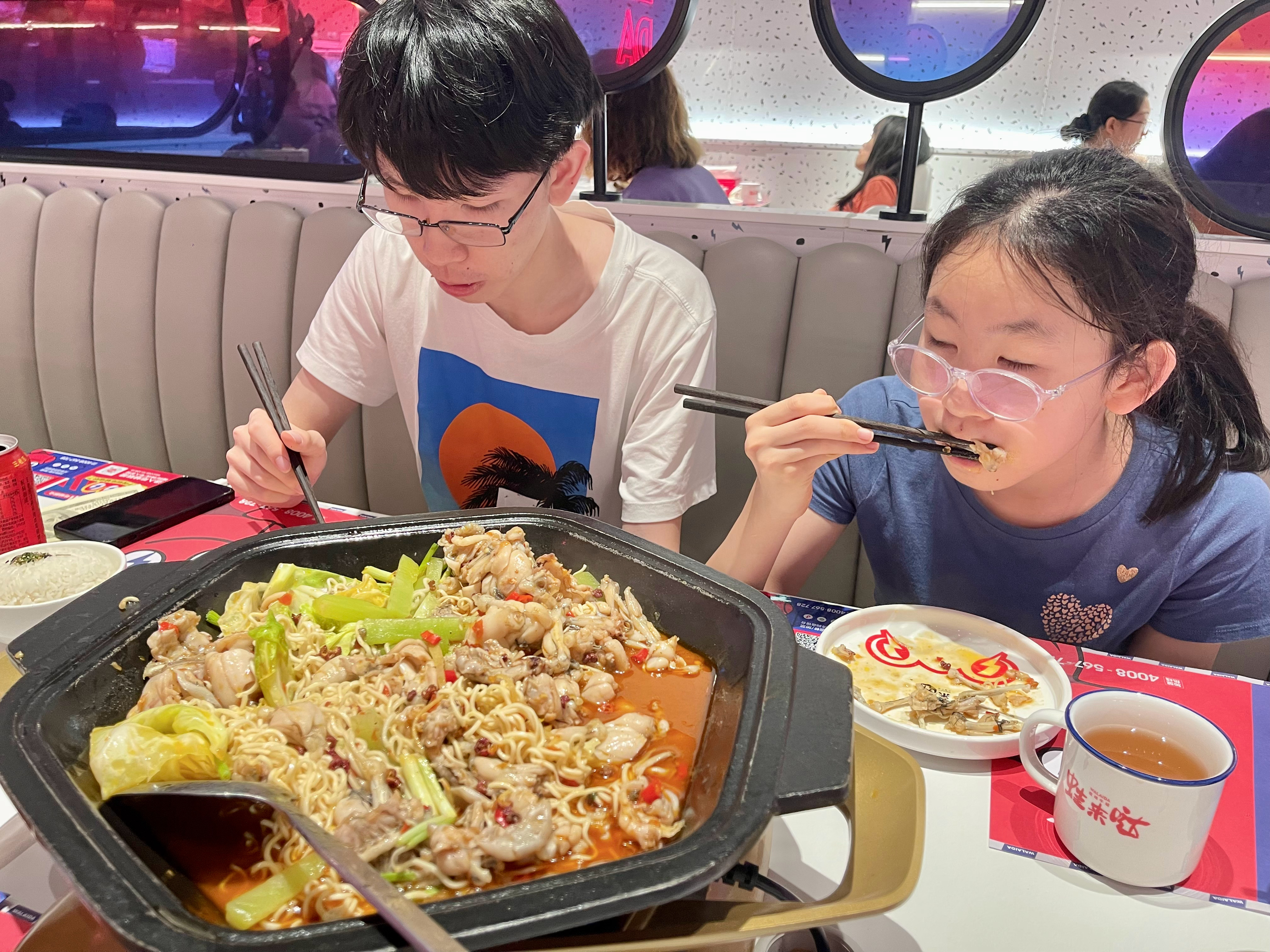 中午消费降级：4个人花了100多元！ ​​​