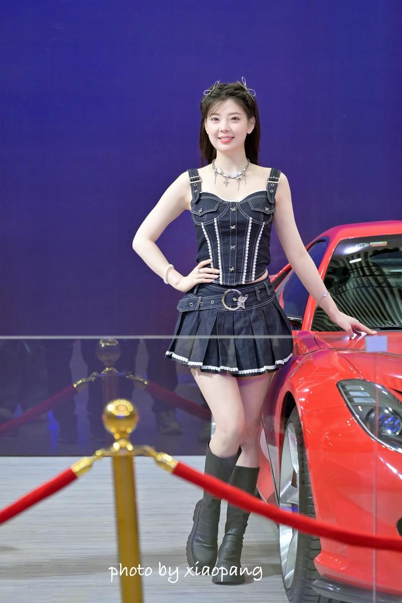 这个美女叫什么名字？我觉得挺漂亮的。