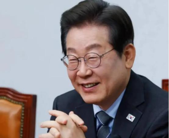 最新消息
 
韩国突然宣布了
 
最近韩国宣布了一项让中国游客朋友圈刷屏的政策：