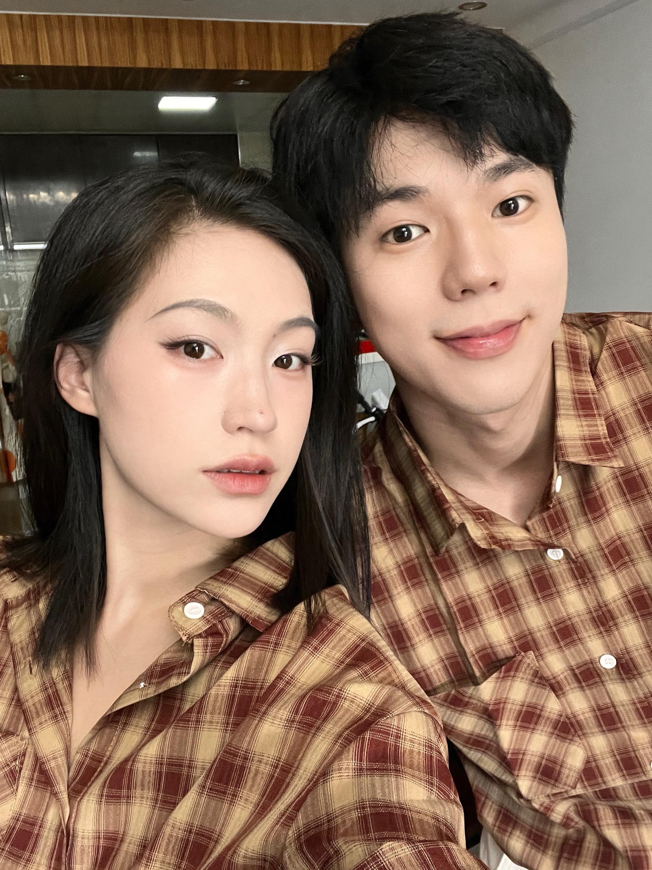 三年前让我们连线直播的那位粉丝，如果知道我们现在在一起，会不会觉得缘分真奇妙